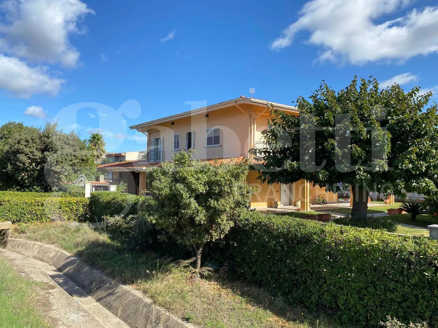 Foto 2 di 35 - Villa in vendita a Oristano