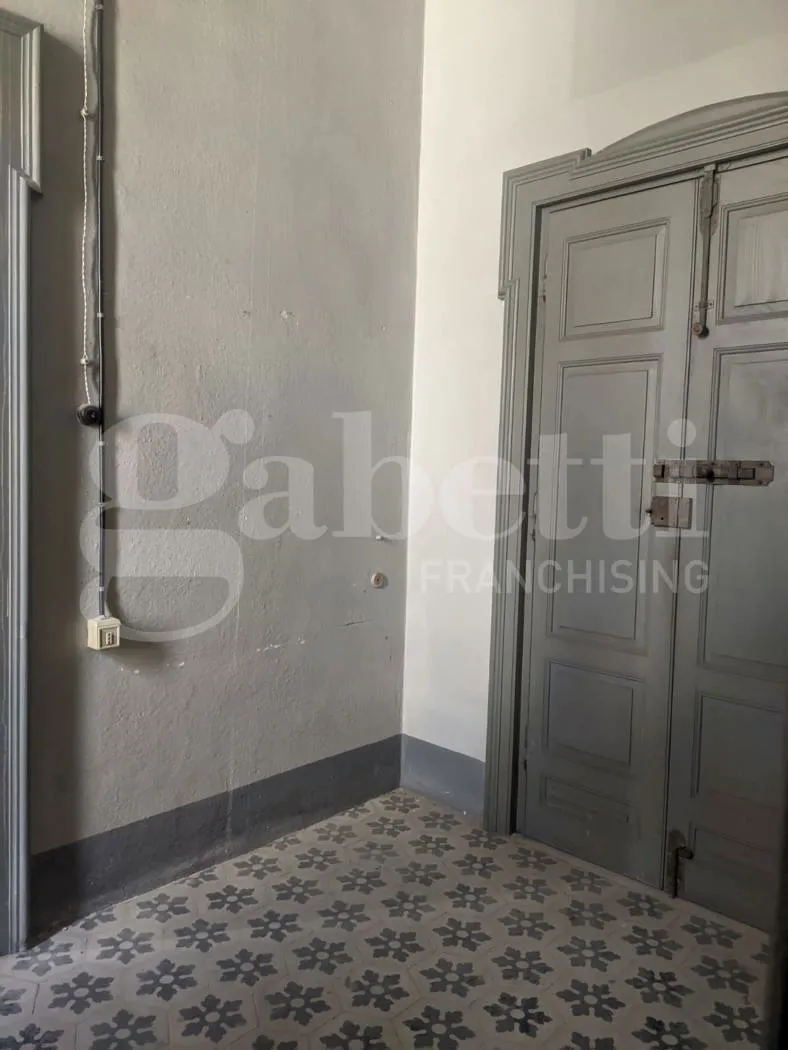 Foto 4 di 15 - Palazzo o stabile in vendita a Oristano