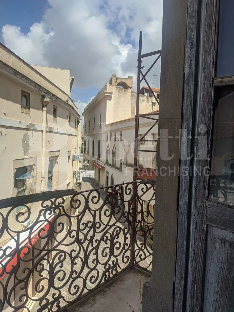 Foto 5 di 15 - Palazzo o stabile in vendita a Oristano