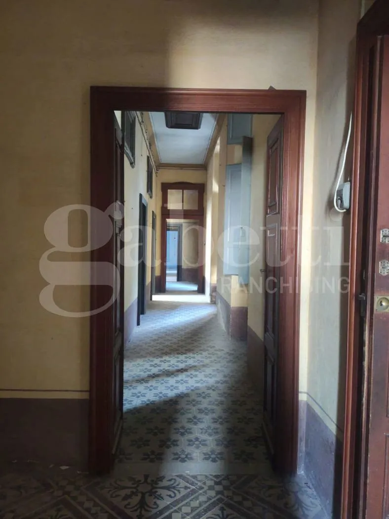 Foto 7 di 15 - Palazzo o stabile in vendita a Oristano