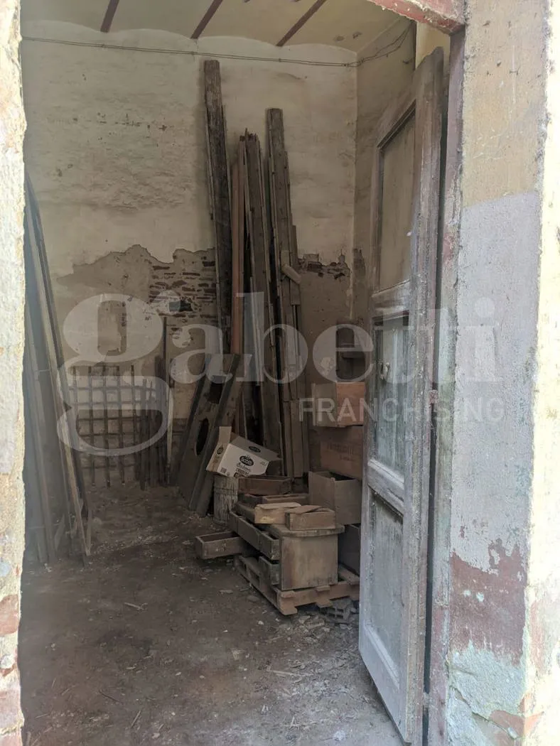 Foto 12 di 15 - Palazzo o stabile in vendita a Oristano