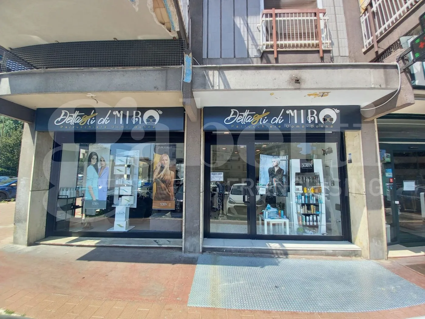 Foto 1 di 20 - Negozio in vendita a Bari
