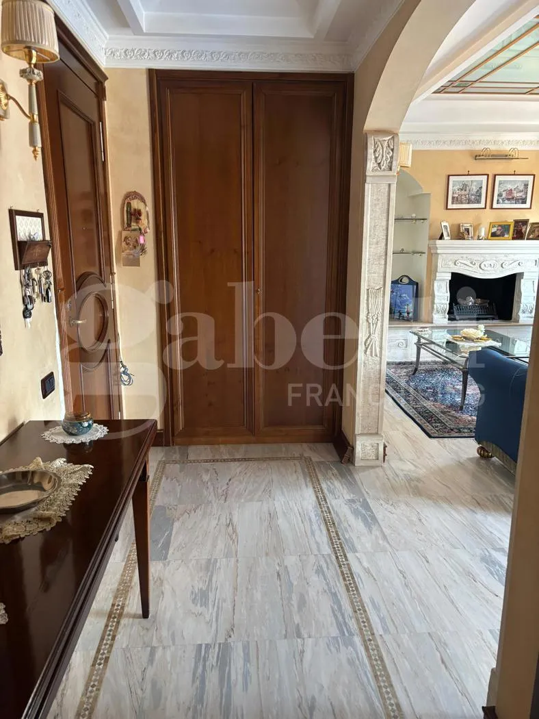 Foto 2 di 20 - Appartamento in vendita a Napoli