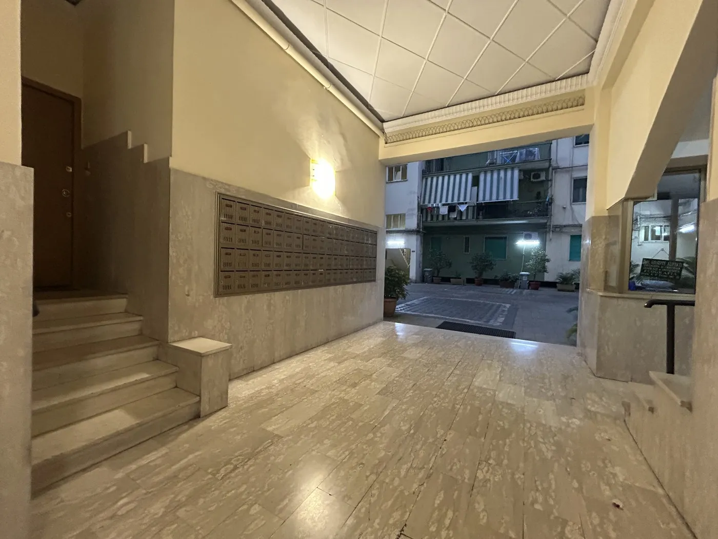 Foto 24 di 35 - Appartamento in vendita a Napoli