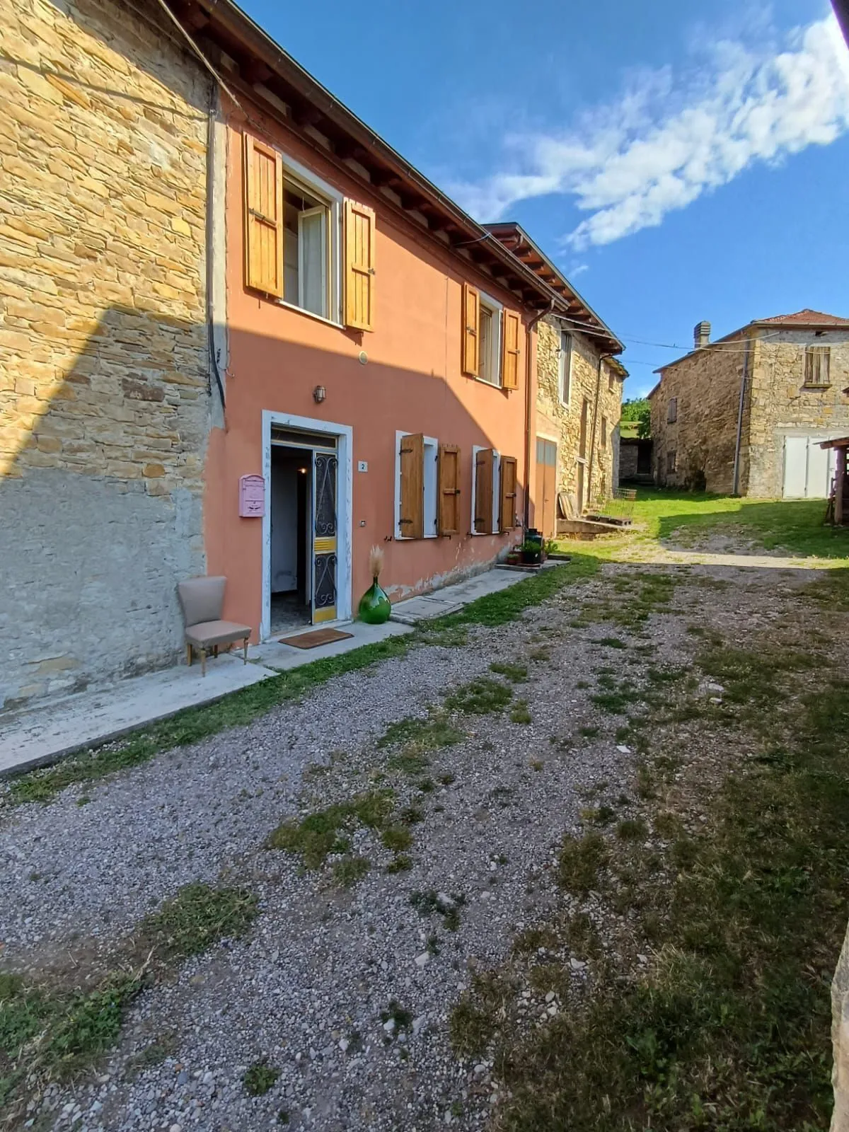 Appartamento in vendita a Varano de' Melegari