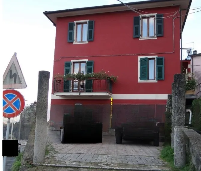 Appartamento in vendita a Follo
