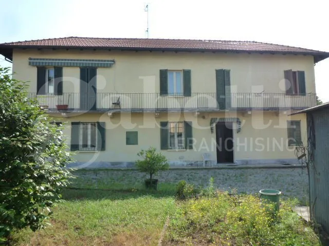 Casa indipendente in vendita a Sesto Calende