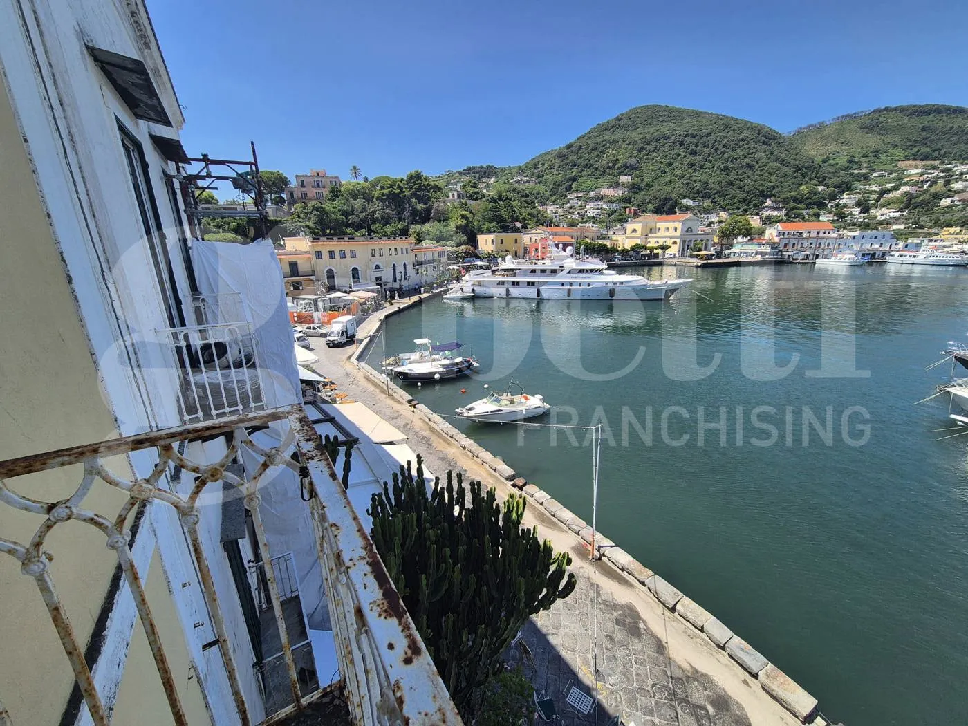Foto 3 di 14 - Appartamento in vendita a Ischia