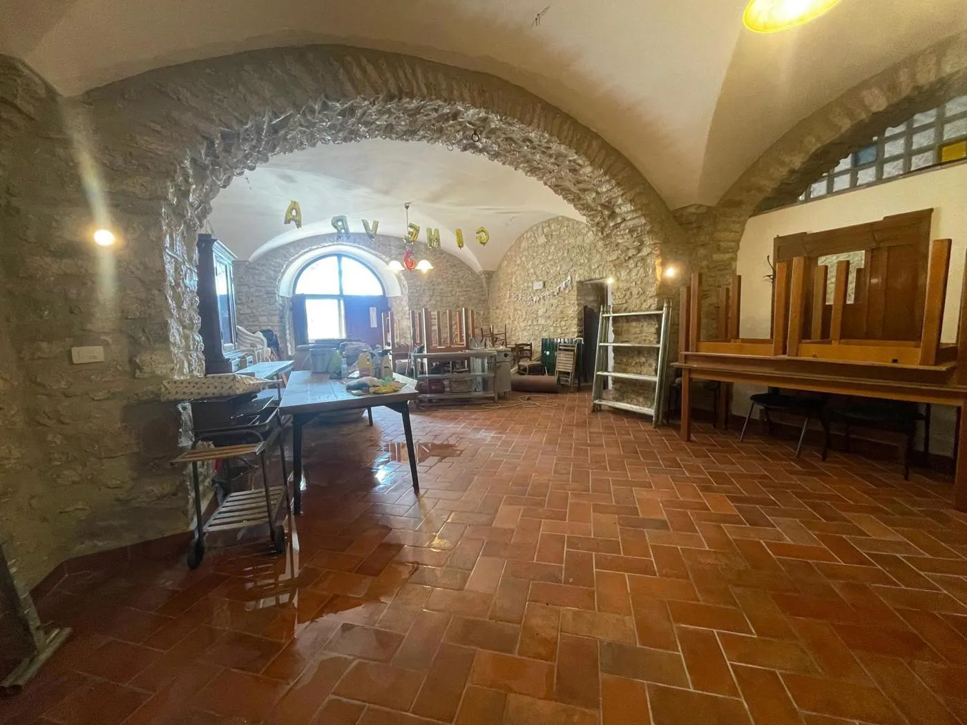 Foto 18 di 33 - Negozio in affitto a San Polo Dei Cavalieri