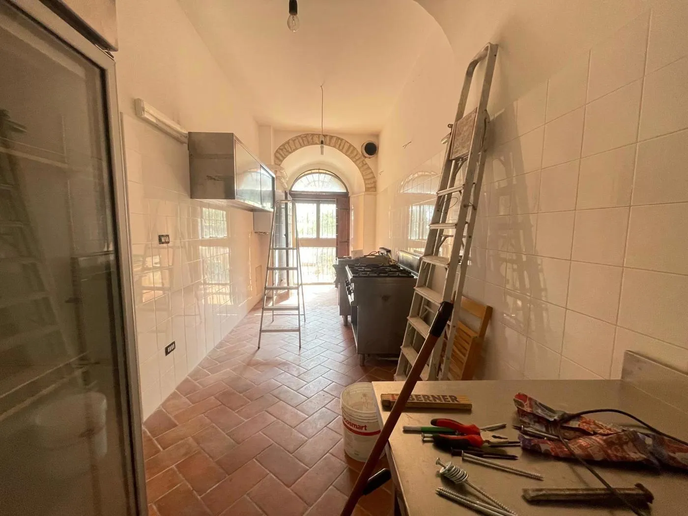 Foto 20 di 33 - Negozio in affitto a San Polo Dei Cavalieri