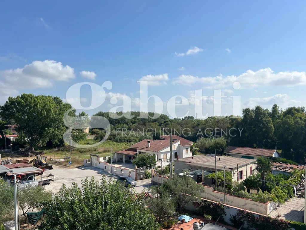 Foto 44 di 45 - Palazzo o stabile in vendita a Castel Volturno