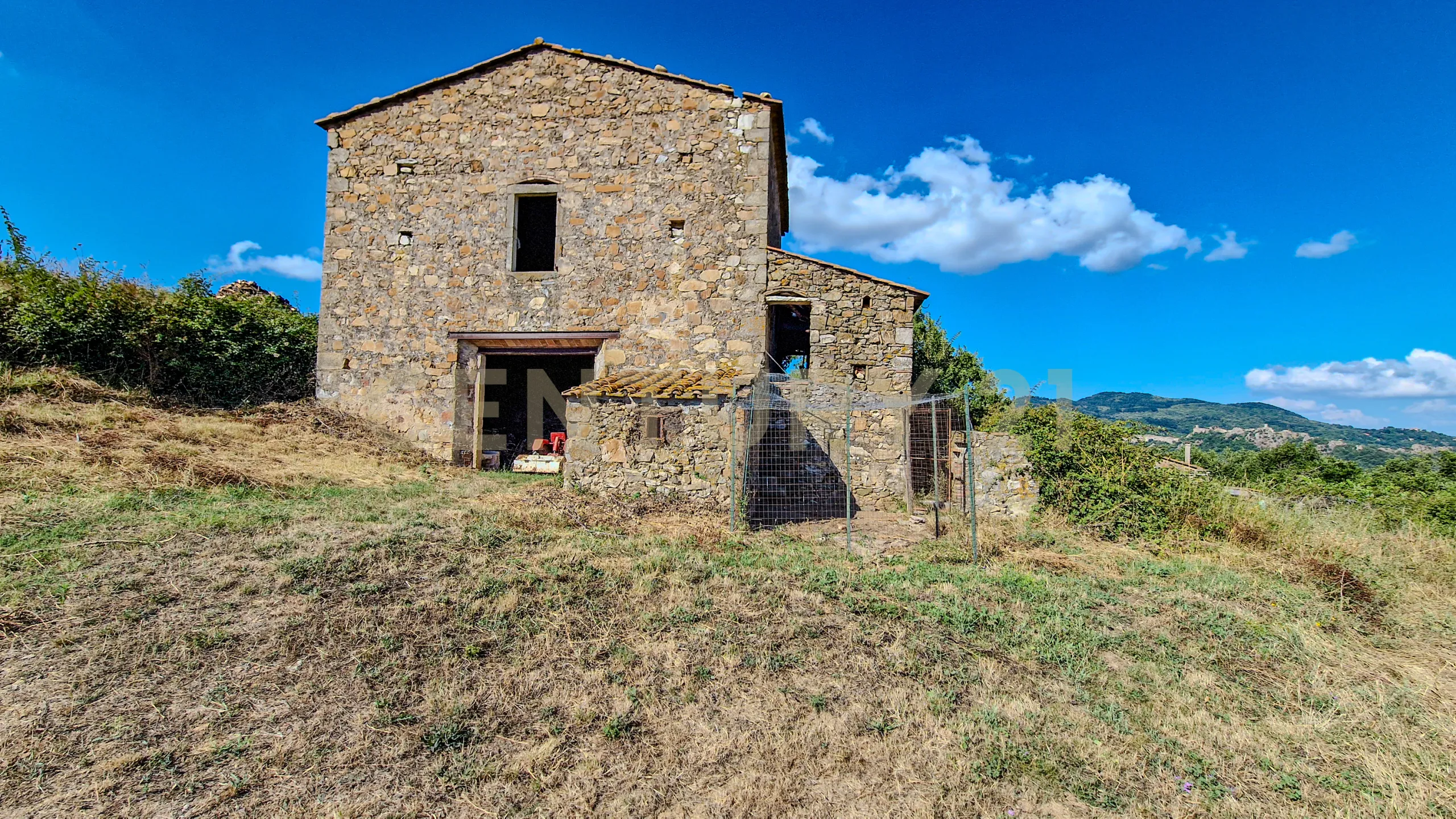 Foto 1 di 13 - Casa indipendente in vendita a Roccastrada