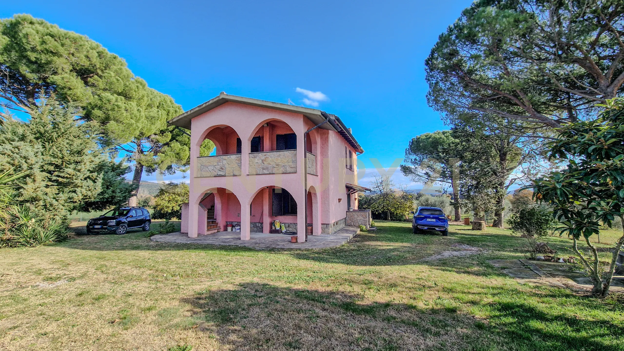 Foto 1 di 24 - Casa indipendente in vendita a Roccastrada