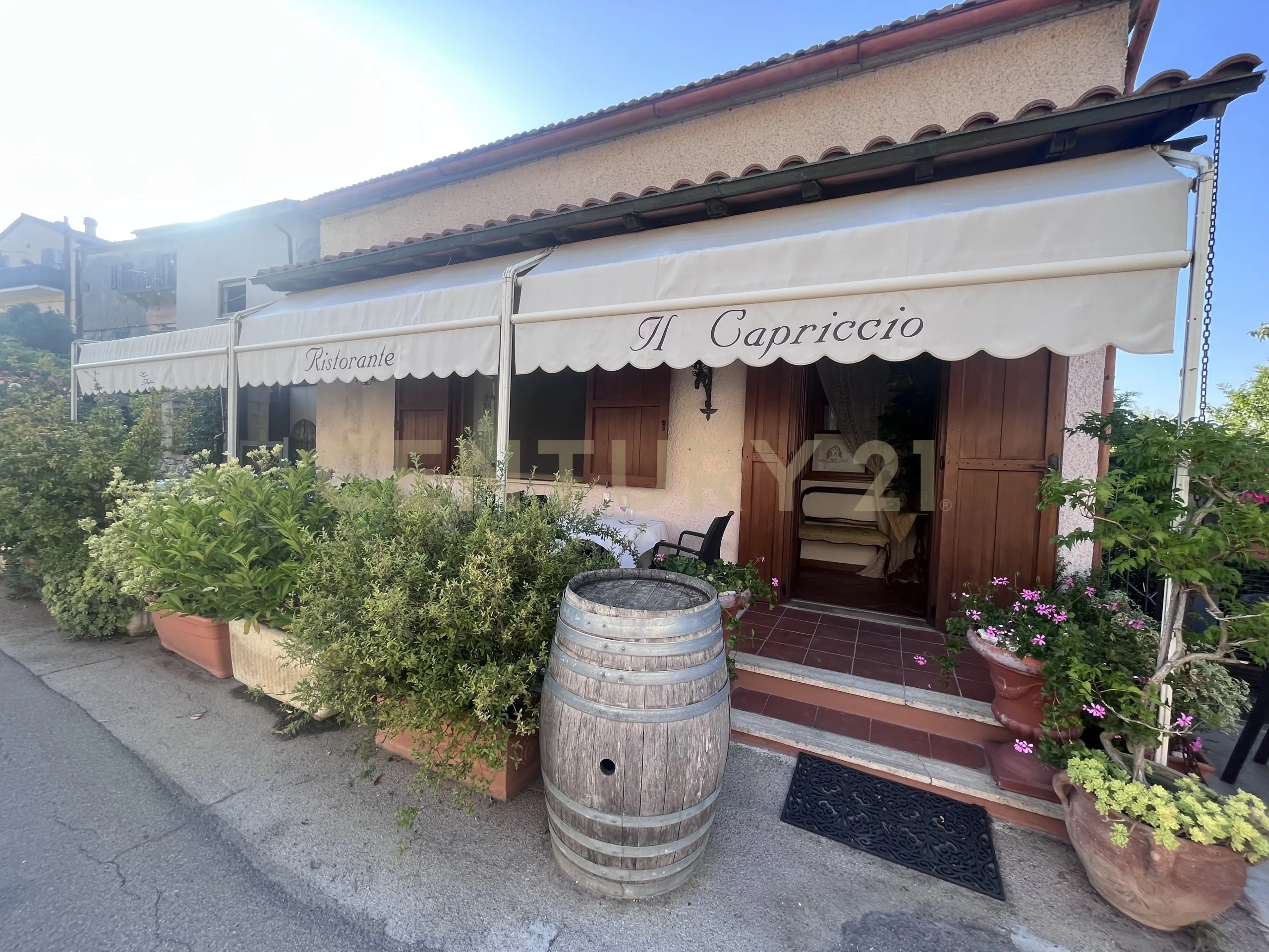 Foto 1 di 14 - Ristorante in vendita a Manciano