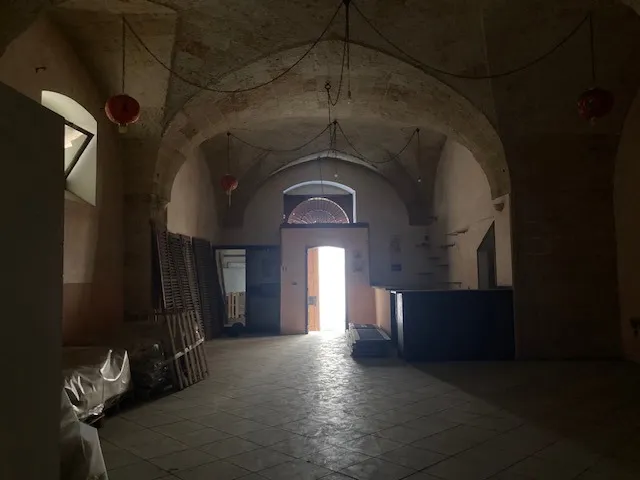 Foto 12 di 17 - Negozio in vendita a Brindisi
