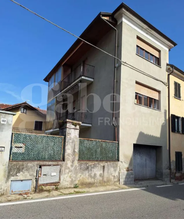 Casa indipendente in vendita a Biella