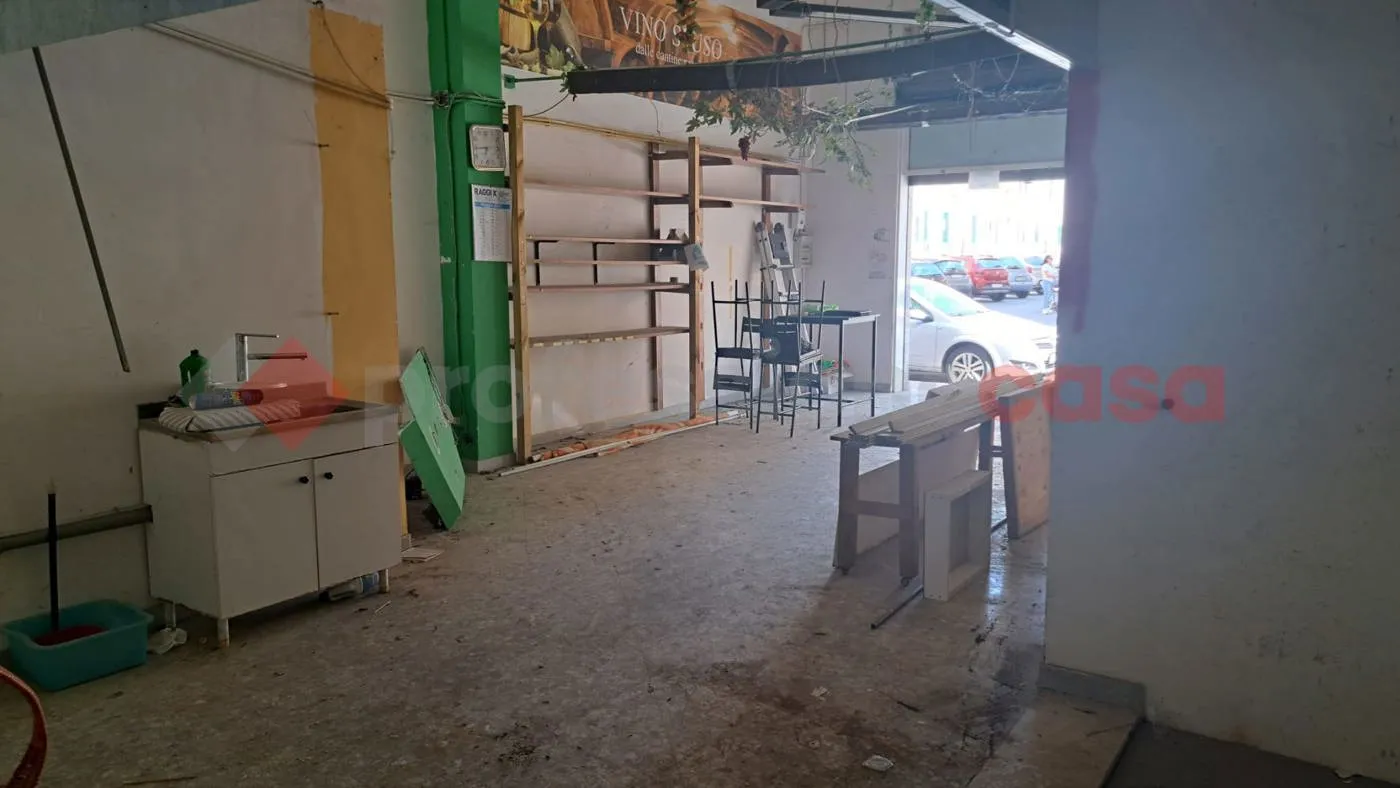 Foto 4 di 7 - Negozio in affitto a Bari
