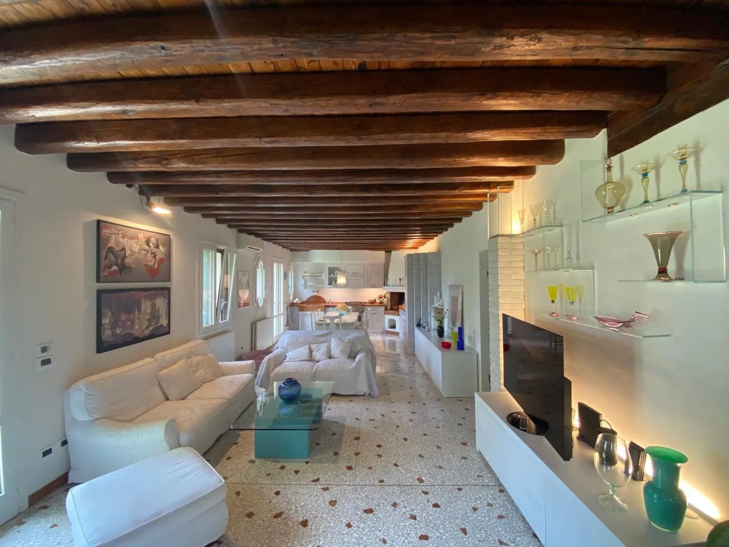 Foto 2 di 30 - Villa a schiera in vendita a Venezia