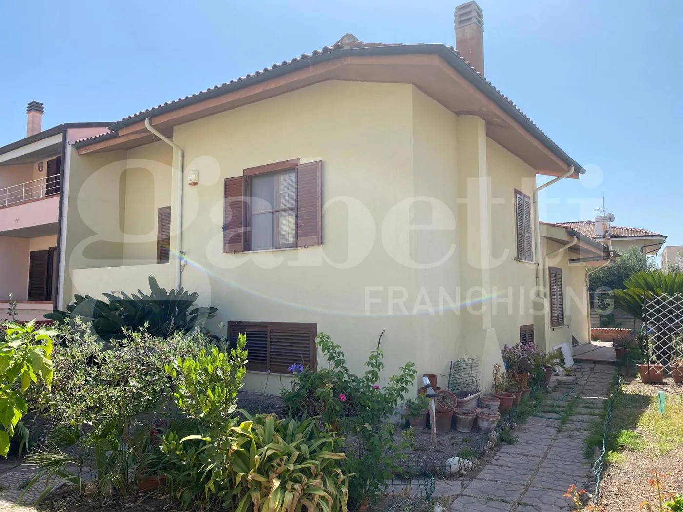 Foto 1 di 22 - Villa a schiera in vendita a Santa Giusta