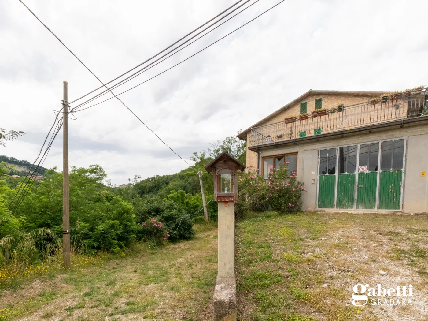 Foto 1 di 34 - Casa indipendente in vendita a Urbino