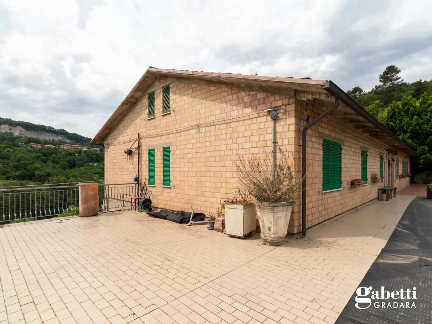 Foto 2 di 34 - Casa indipendente in vendita a Urbino