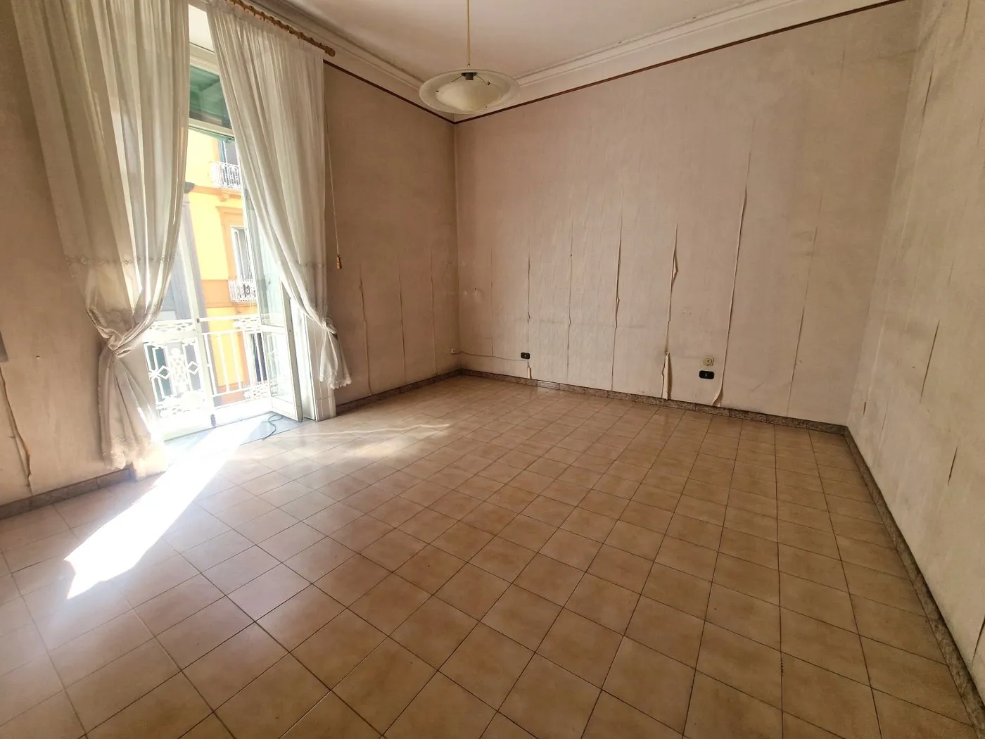 Foto 3 di 11 - Appartamento in vendita a Napoli