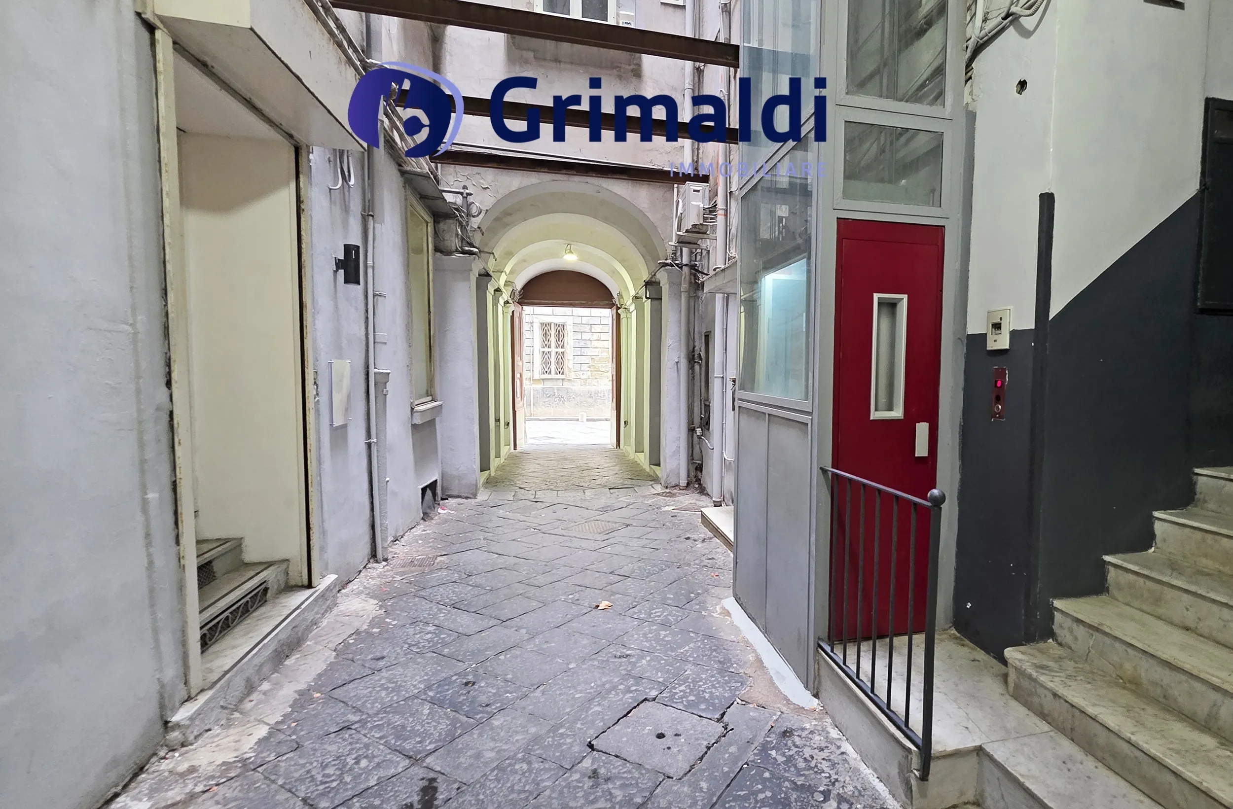 Foto 38 di 42 - Appartamento in vendita a Napoli