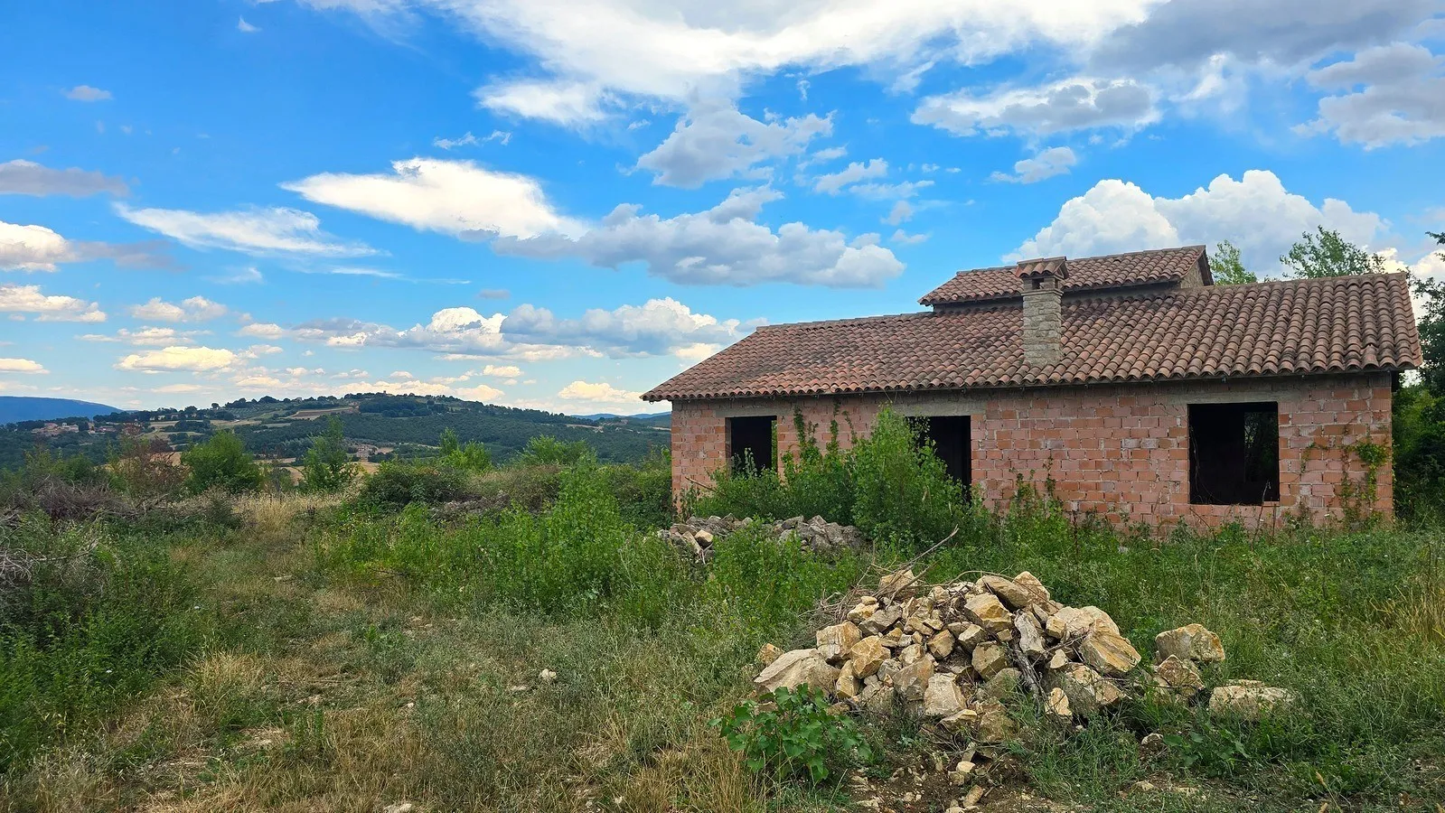 Foto 3 di 32 - Casa indipendente in vendita a Todi