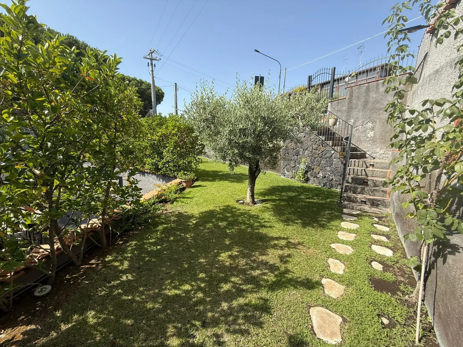 Foto 2 di 25 - Casa indipendente in vendita a Nicolosi
