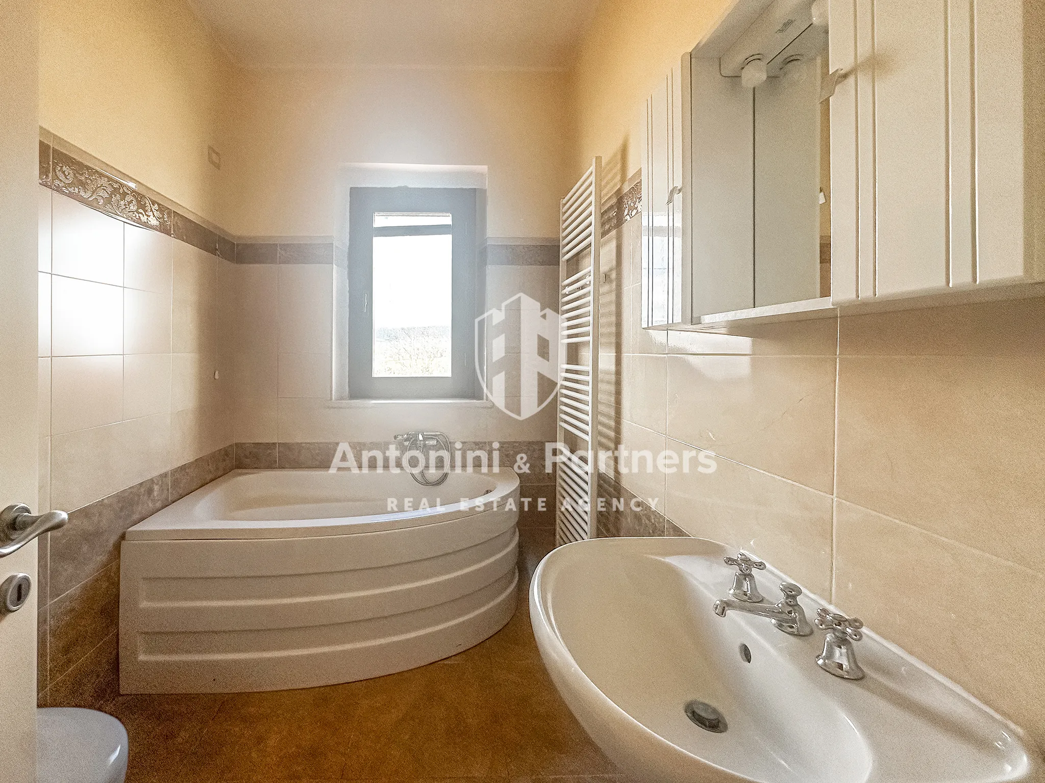 Foto 9 di 25 - Casa indipendente in vendita a Todi