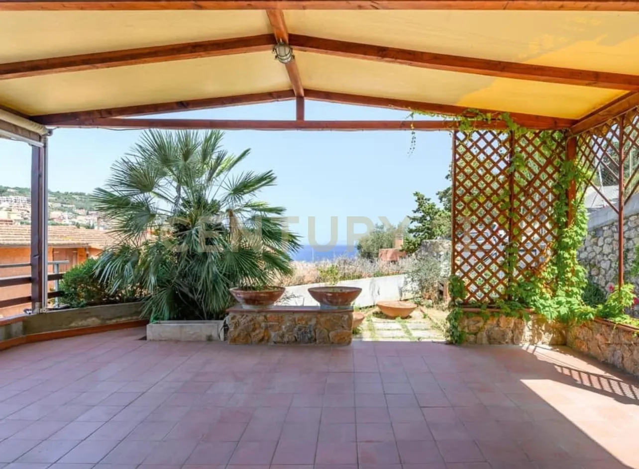 Foto 1 di 34 - Appartamento in vendita a Monte Argentario