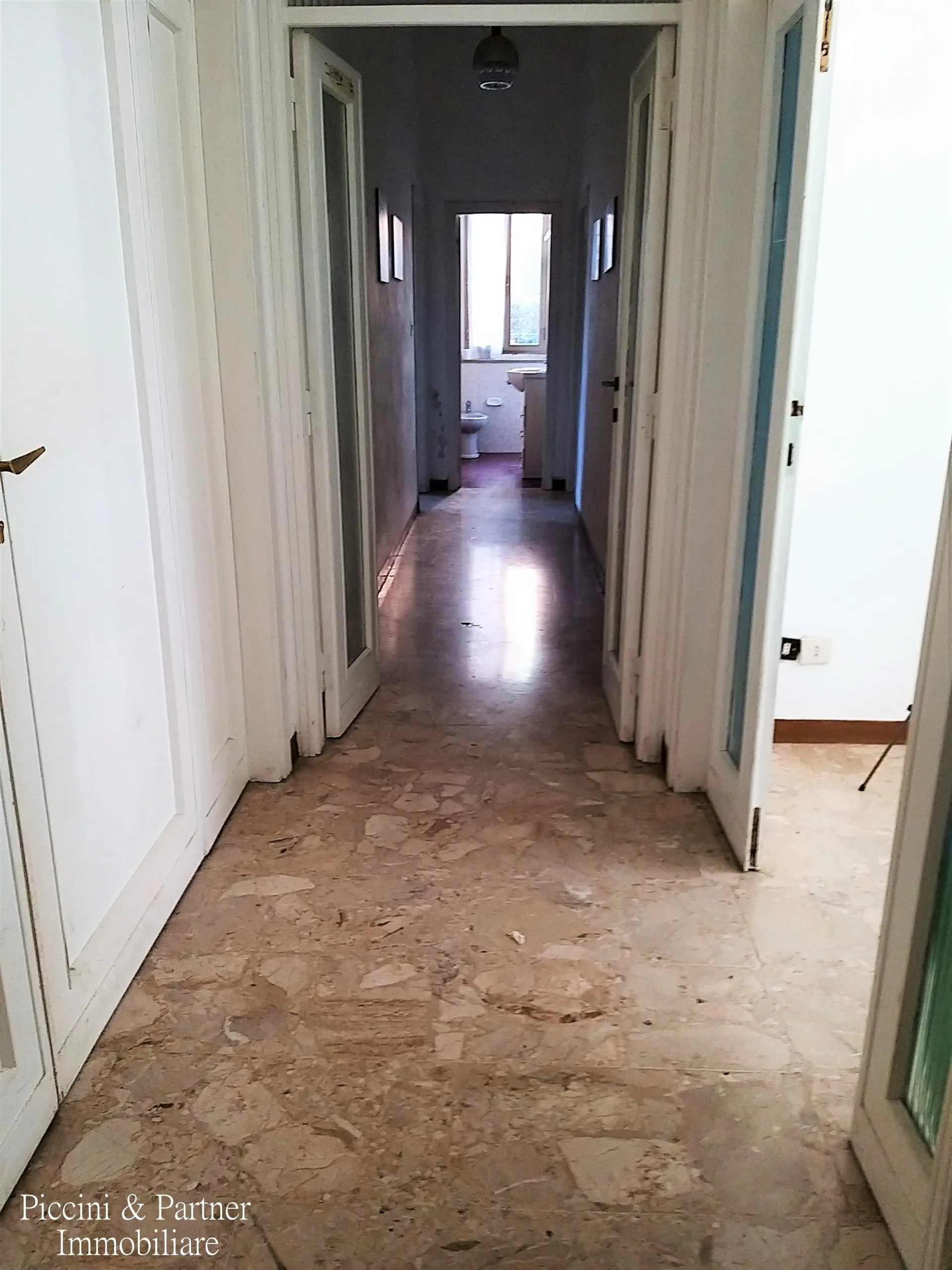 Foto 3 di 37 - Appartamento in vendita a Perugia