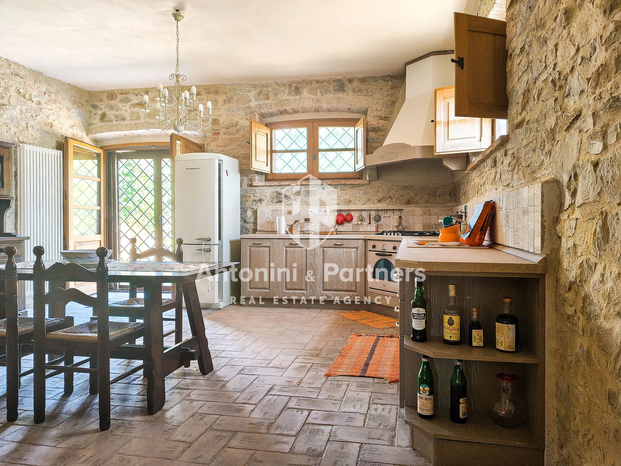 Foto 2 di 30 - Casa indipendente in vendita a Todi